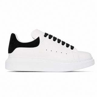 Oversized Sneaker White Black Contrast Lace