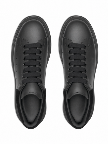 Oversized Sneaker Triple Black