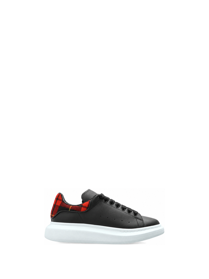 Oversized Sneaker Black Red Plaid