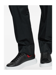Oversized Sneaker Black Red Plaid